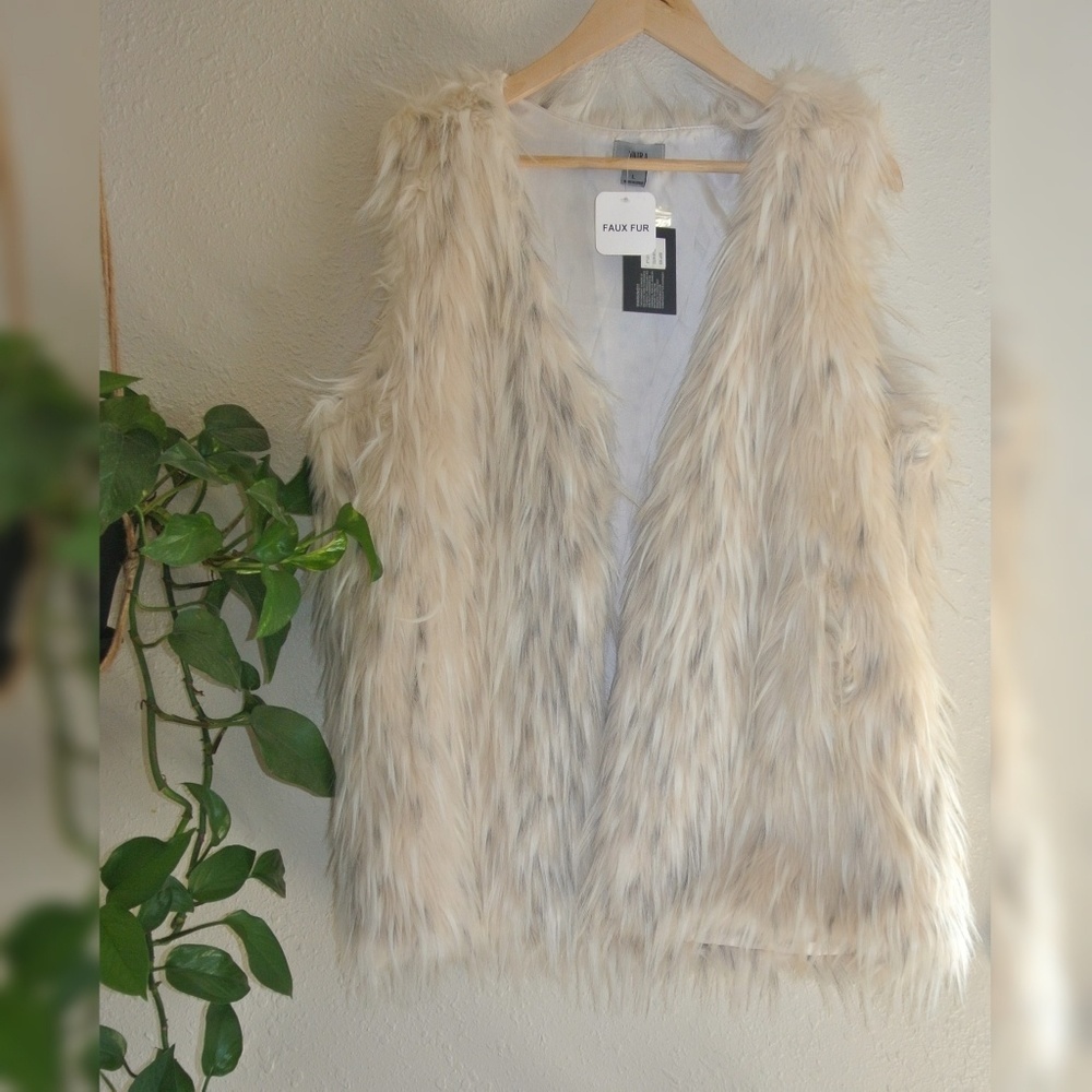 NWT Faux Fur Vest